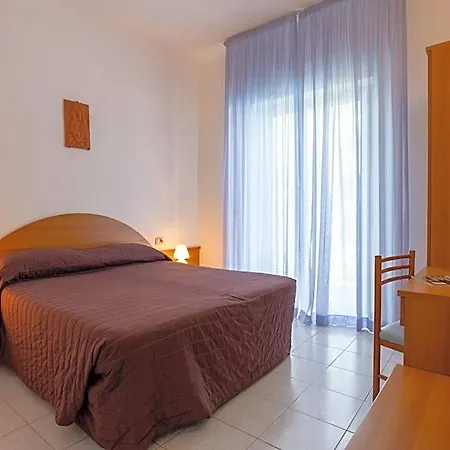Centro Vacanze Domus M.g. 호텔 2*